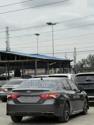 Toyota Camry 2018 Gray