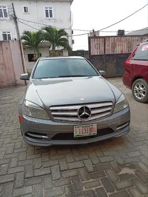 Mercedes-Benz C300 Luxury 4Matic Sedan AWD (3.0L 6cyl 7A) 2011 Gray