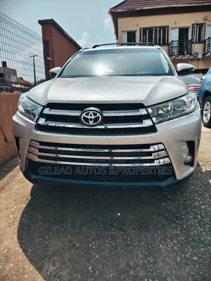 Toyota Highlander XLE 4dr SUV AWD (3.5L 6cyl 6A) 2015 Gold