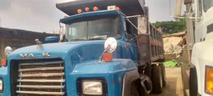 Rd Mack Tipper