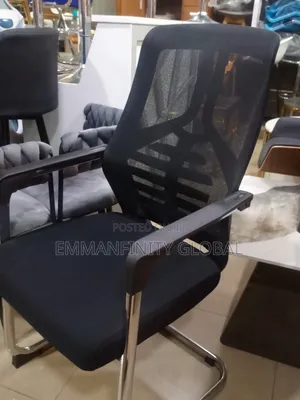 Executive Office Visitors Chair, Fabric Seat and Mesh Back.