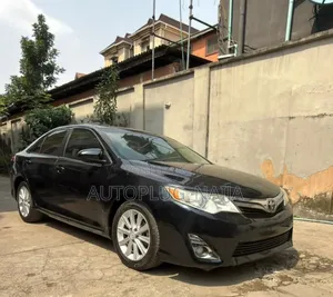 Toyota Camry XLE 4dr Sedan (2.5L 4cyl 6A) 2012 Black
