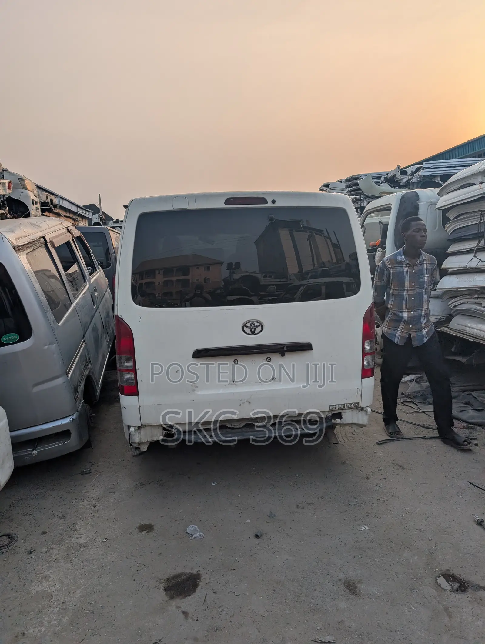 Toyota HiAce 2010 White