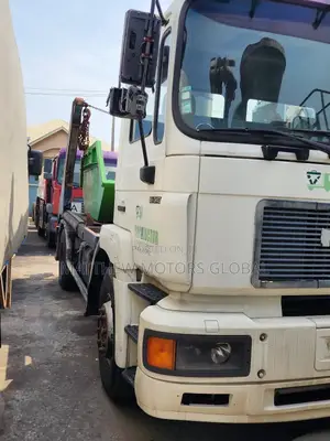 Excellent Quality Skip Bin Truck Man Diesel