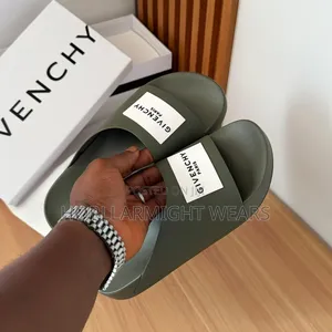 Givenchy Luxury Slide for Matured