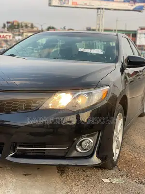 Toyota Camry SE 4dr Sedan (2.5L 4cyl 6A) 2014 Black