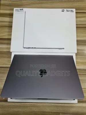 Laptop Apple MacBook Air 2023 M2 16GB Apple M3 SSD 256GB
