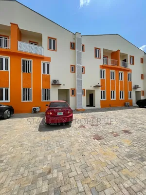 4bdrm Townhouse/Terrace in Yaba Lagos for sale