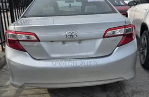 Toyota Camry LE 4dr Sedan (2.5L 4cyl 6A) 2013 Silver