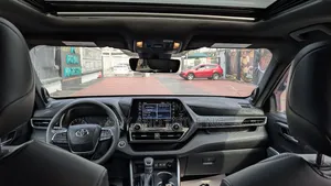 Toyota Highlander XSE 2021 Blue