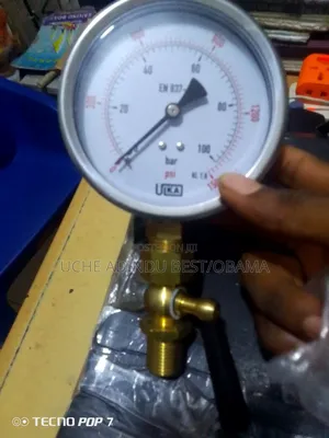 Pressure Gauge Manometer With Ball Valve 1/2 Inches"