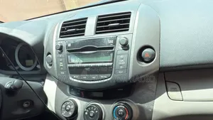 Factory Followcome Basic Radio Toyota Rav4 2008 Model