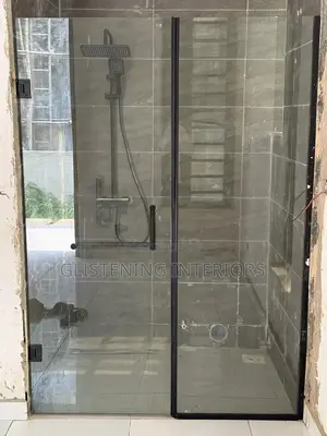 Shower Cubbies L Shape and Straight With a 10mm Tempered Glass Plain