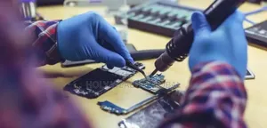 Excellent Mobile Phone Repair Technician With Professional Machines