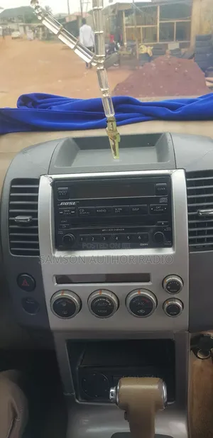 Ooriginal Followcome Nissan Pathfinder Radio Chrome 2005