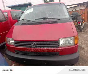 Volkswagen Transporter 2005 Red