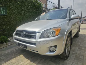 Toyota RAV4 2011 Silver