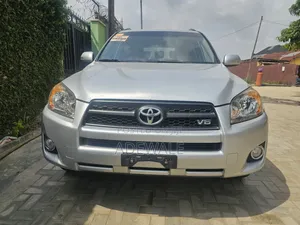 Toyota RAV4 2011 Silver