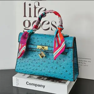 Hermés Kelly 25 High End Ostrich Leather Bag