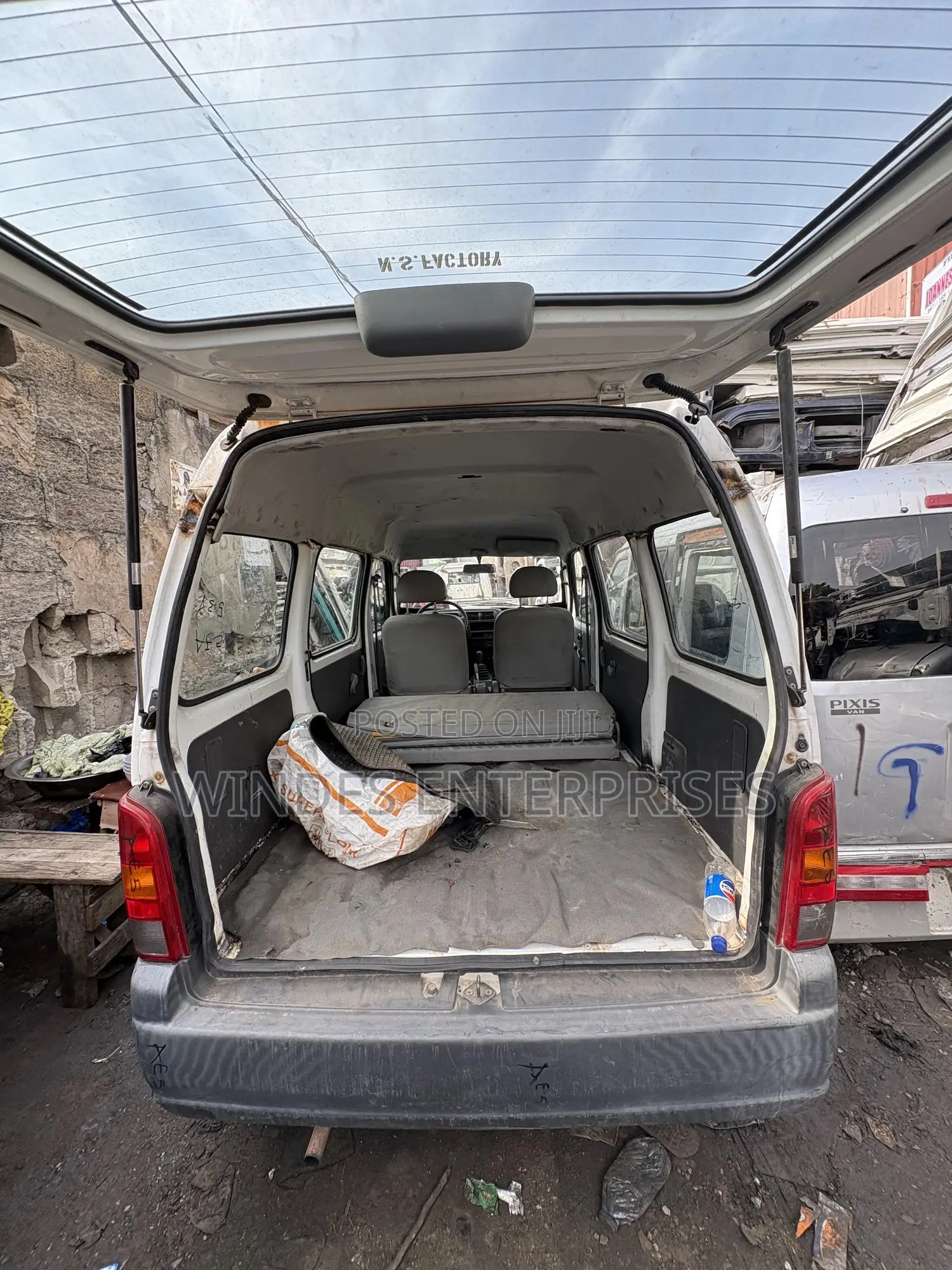 Suzuki Every 2009 White