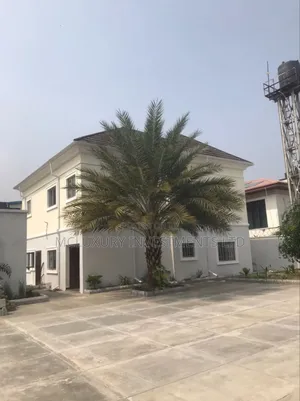 3bdrm Block of Flats in Lekki for rent