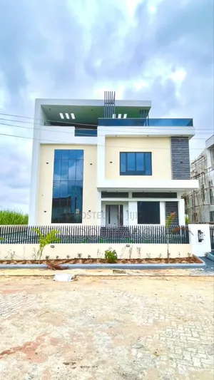 6bdrm Duplex in Northern Foreshore, Chevron for sale