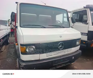 Mercedes 709d
Pickup Long Chassis