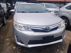 Toyota Camry LE 4dr Sedan (2.5L 4cyl 6A) 2013 Silver
