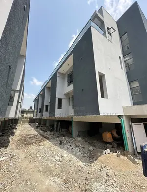 4bdrm Townhouse/Terrace in A Well Secured, Victoria Island Extension