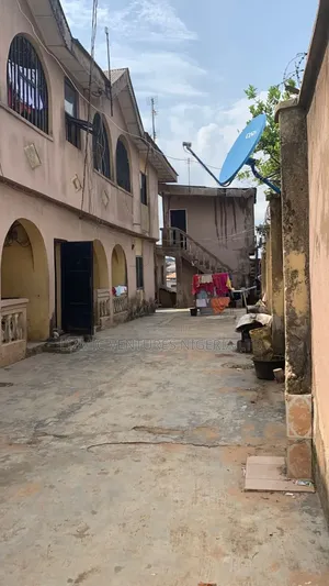 3bdrm Block of Flats in Igando for sale