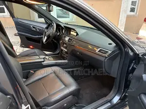 Mercedes-Benz E350 Base 4dr Sedan RWD (3.5L 6cyl 7A) 2013 Gray