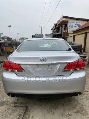 Toyota Avalon 2011 Gold