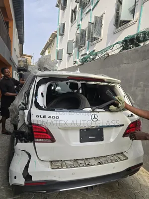 Gle400 2016 Suv Back Windscreen Glass Available