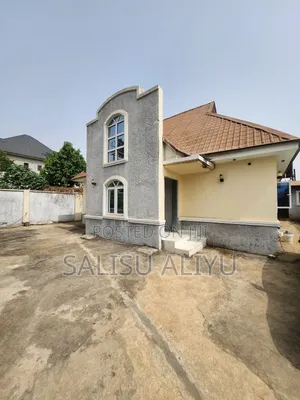 2bdrm Bungalow in Galadimawa for sale