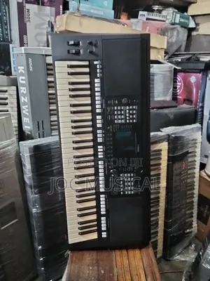 Yamaha Keyboard PSR S775