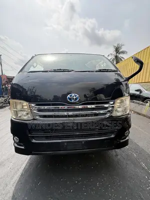 Toyota HiAce 2015 Black