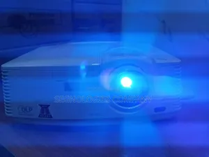 Mitsubishi Xd700u 5000 Lumens Ultra Bright Dlp Projector