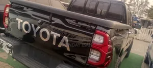 Toyota Hilux 2019 Black