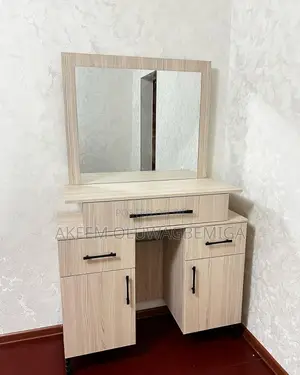 Fully Furnished Dressing Mirror