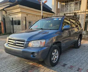 Toyota Highlander V6 2005 Blue