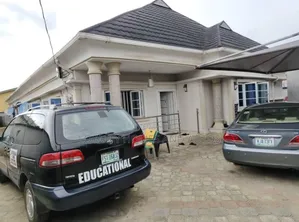 3bdrm Bungalow in Oshodi Expressway for sale