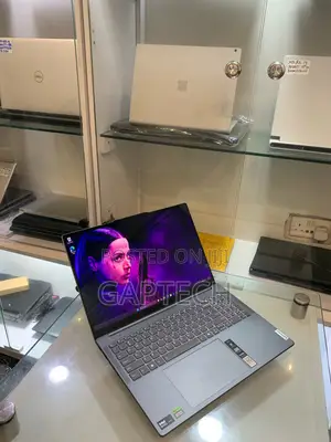Laptop Lenovo Yoga 9i 32GB Intel Core Ultra 9 SSD 1T