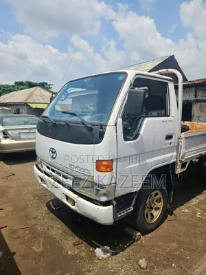 Toyota Dyna 2002 White