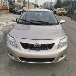 Toyota Corolla LE 4dr Sedan (1.8L 4 cyl 4A) 2009 Gold