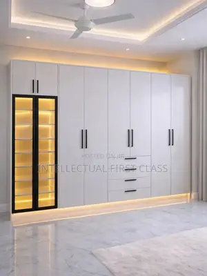 Wardrobe/ Closet