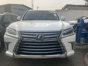 Lexus LX 570 AWD 2019 White