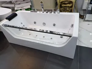 White and Stainless Luxury Jacuzzi With See Through Glass