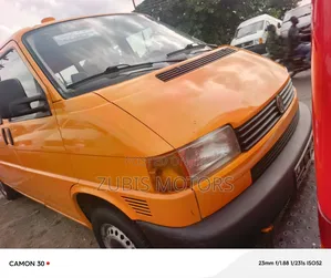 Volkswagen Transporter 2005 Yellow