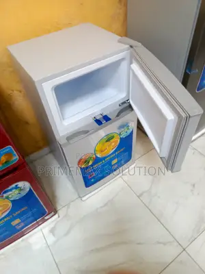 Compact Silver 90l Mini Fridge – Tabletop Single Door Cooler