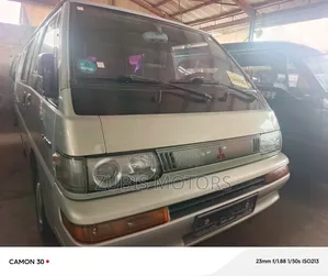 Mitsubishi L300 2005 Silver